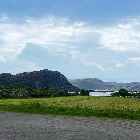 3 Bedroom Lovely In Nerlandsoy Fosnavåg