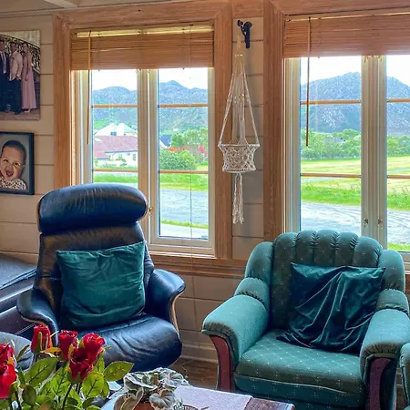 3 Bedroom Lovely In Nerlandsoy * Fosnavåg