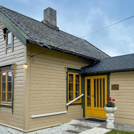 Feriehus 3 Bedroom Lovely In Nerlandsoy Fosnavåg